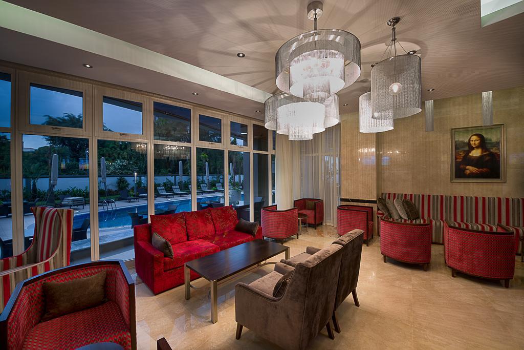 The George Hotel Lagos Buitenkant foto